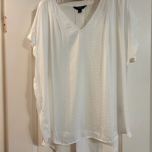 Vera Wang White V-Neck Blouse